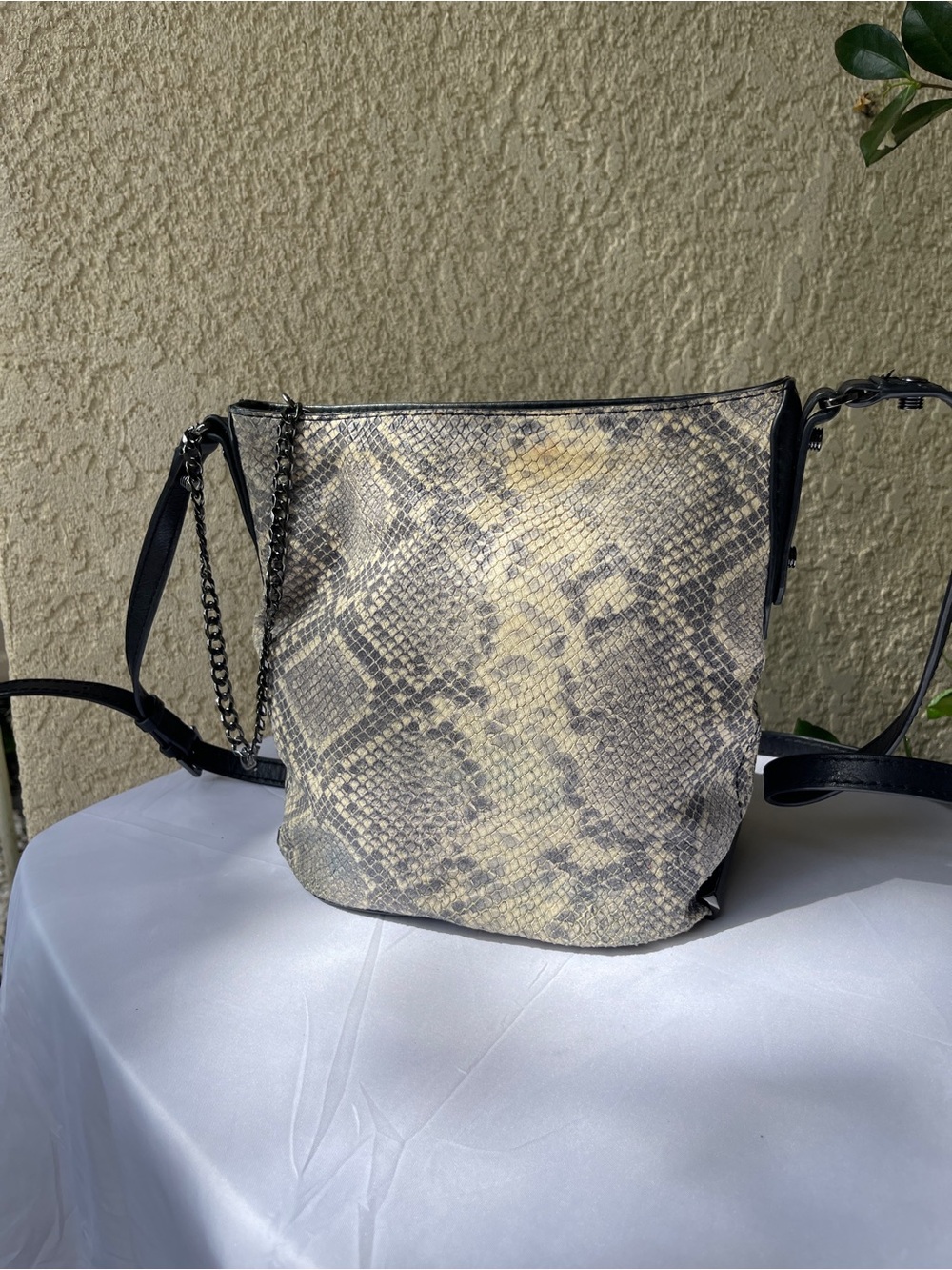 Botkier Snake-print Chain Strap
Crossbody Bag